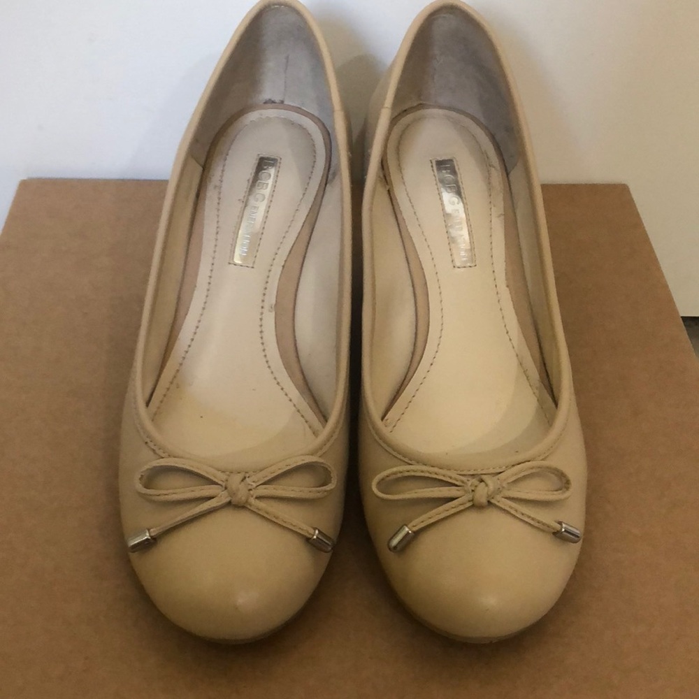 BCBG wedge